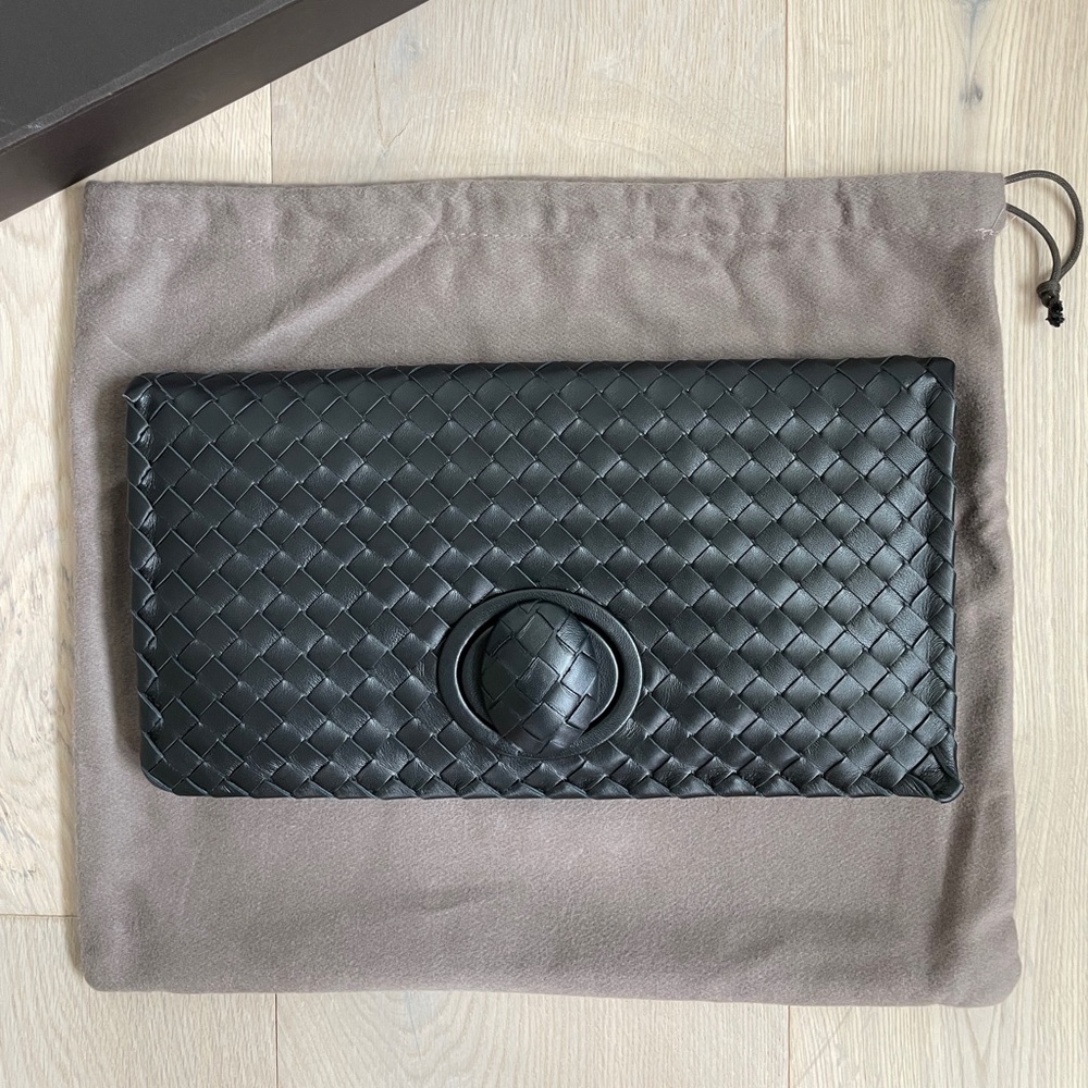Bottega Veneta Intrecciato Fold Over Turnlock Clutch - Black